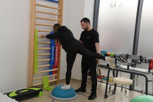 РЕХАБИЛИТАЦИЈА НА СПОРТСКИ И ПРОФЕСИОНАЛНИ ПОВРЕДИ